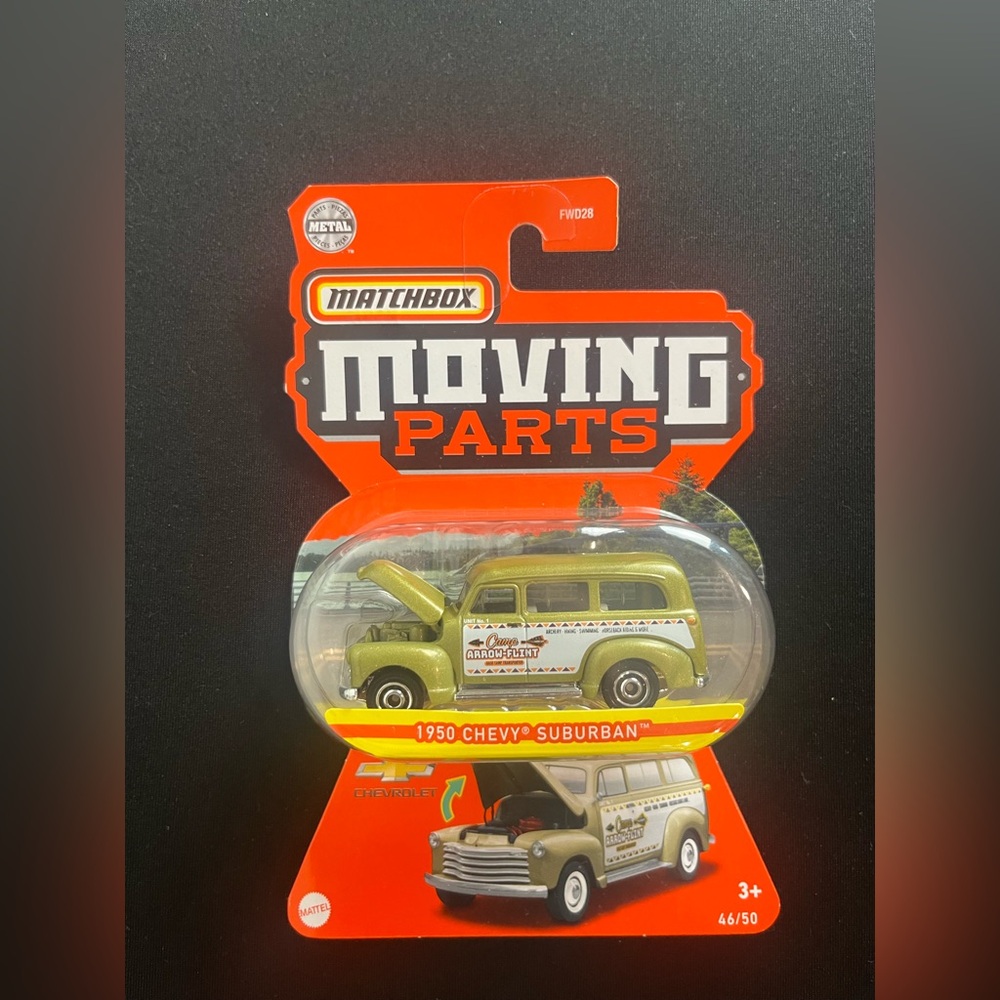 Matchbox 2022 Moving Parts Series #46/50 1950 Chevy Suburban #HFM96 1:64 Scale